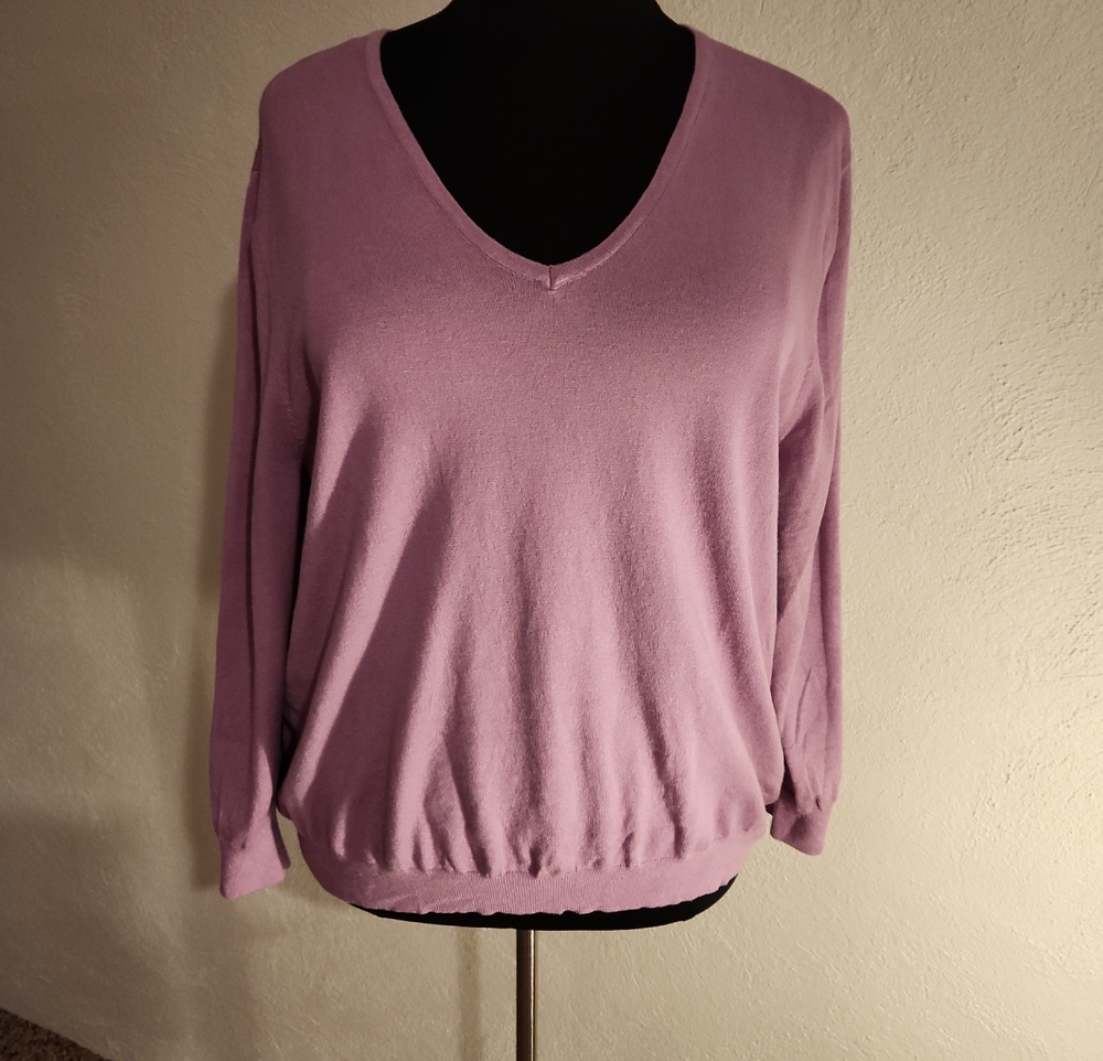 Love Ellie 3X Lavender V-Neck Women's Sweater - Lightweight Knit